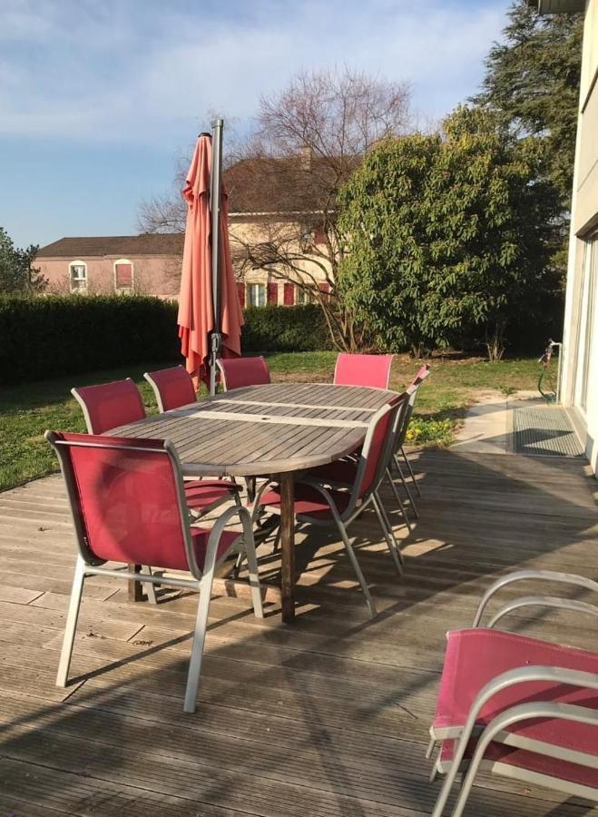 Chambre Lumineuse Dans Une Grande Villa Le Landeron Exteriér fotografie